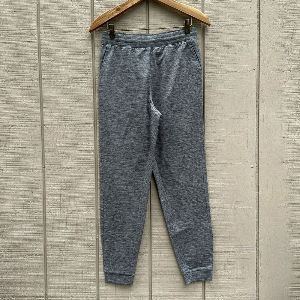 UNIQLO Gray Heather Extra Stretch Active Joggers